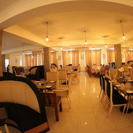 The Royal Mall Kandy Bagian luar foto