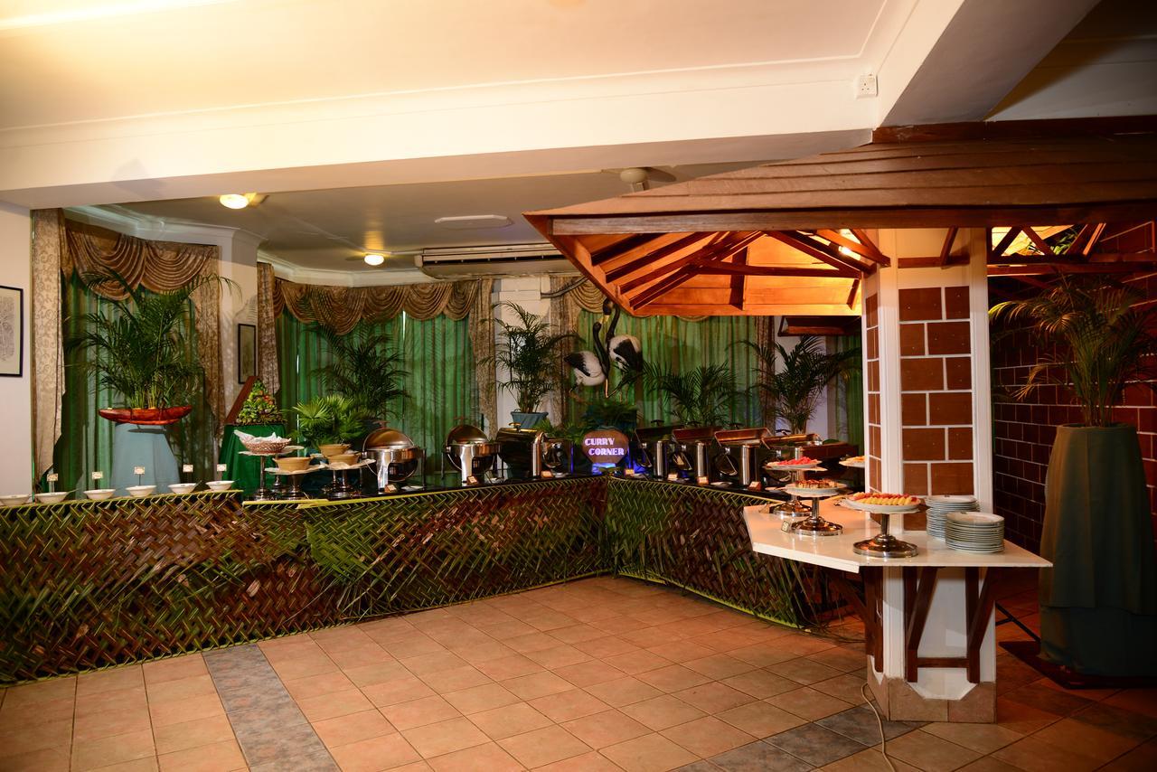 The Royal Mall Kandy Bagian luar foto