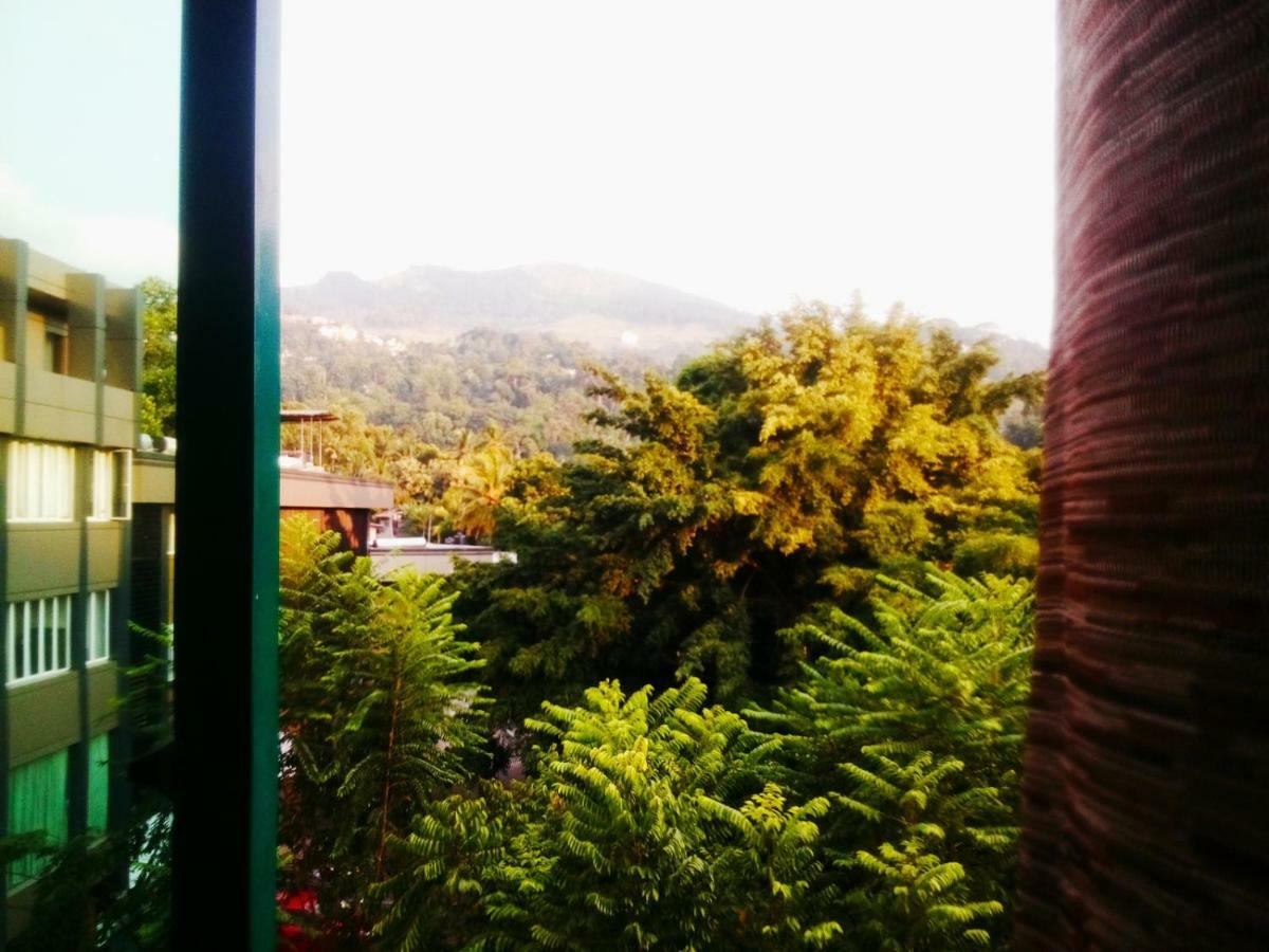 The Royal Mall Kandy Bagian luar foto